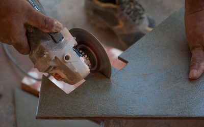 Refaire sa cuisine : plan de travail et carrelage à poser