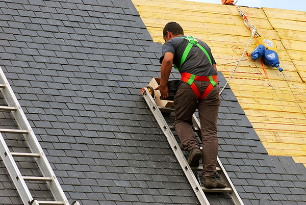 Les règles de sécurité à savoir pour les travaux de toiture